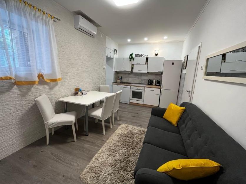 Apartman Plasse Rijeka Exterior foto